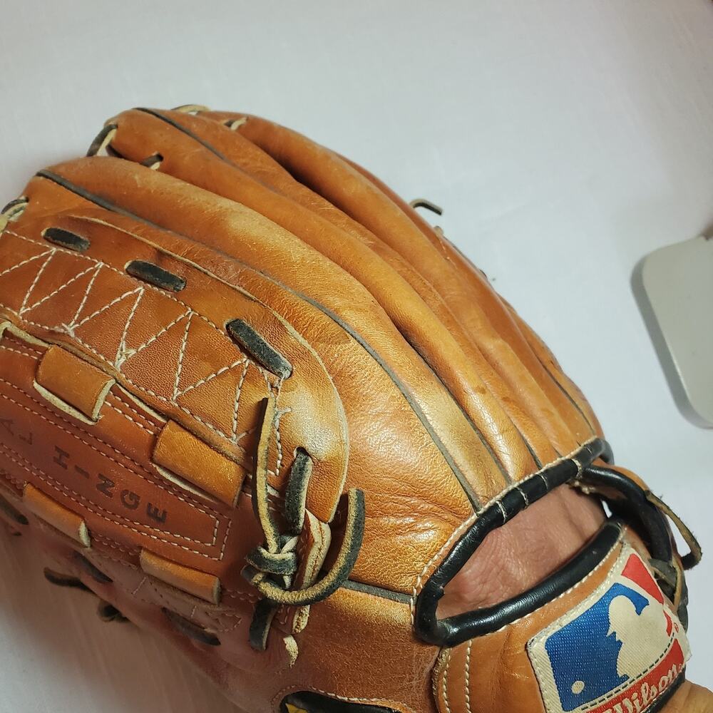 Wilson Baseball Glove 11.5 Inch | A2686